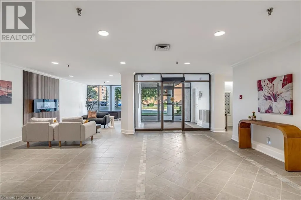 66 HIGH Street E Unit# 904, #904