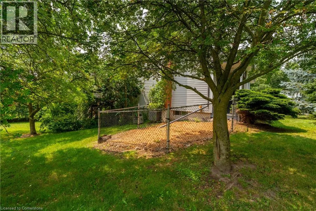585 SNYDERS Road E