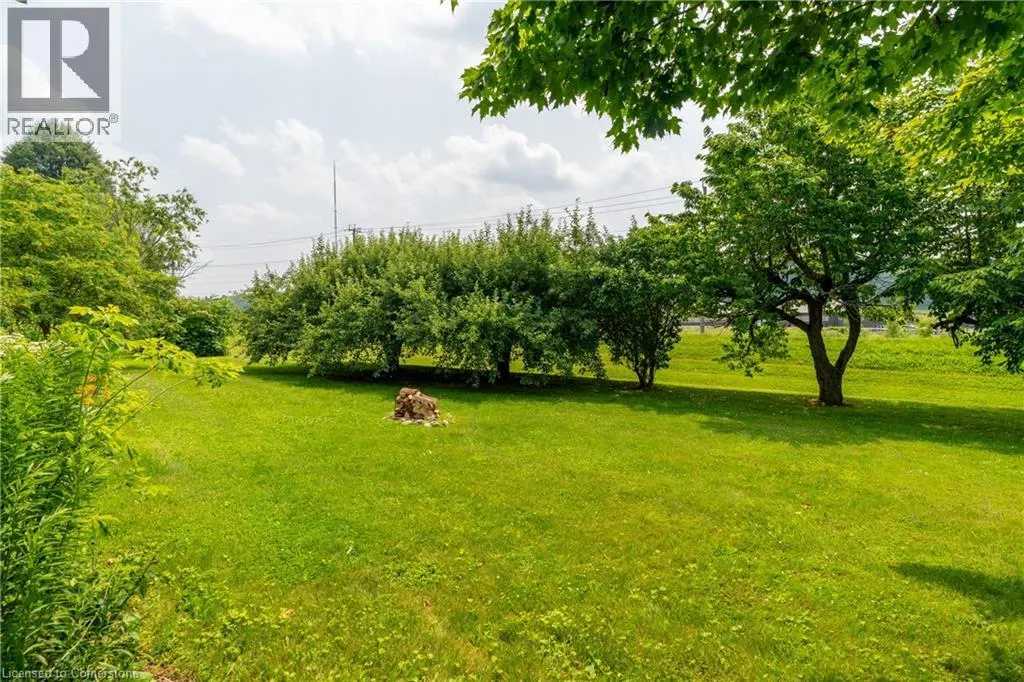 585 SNYDERS Road E