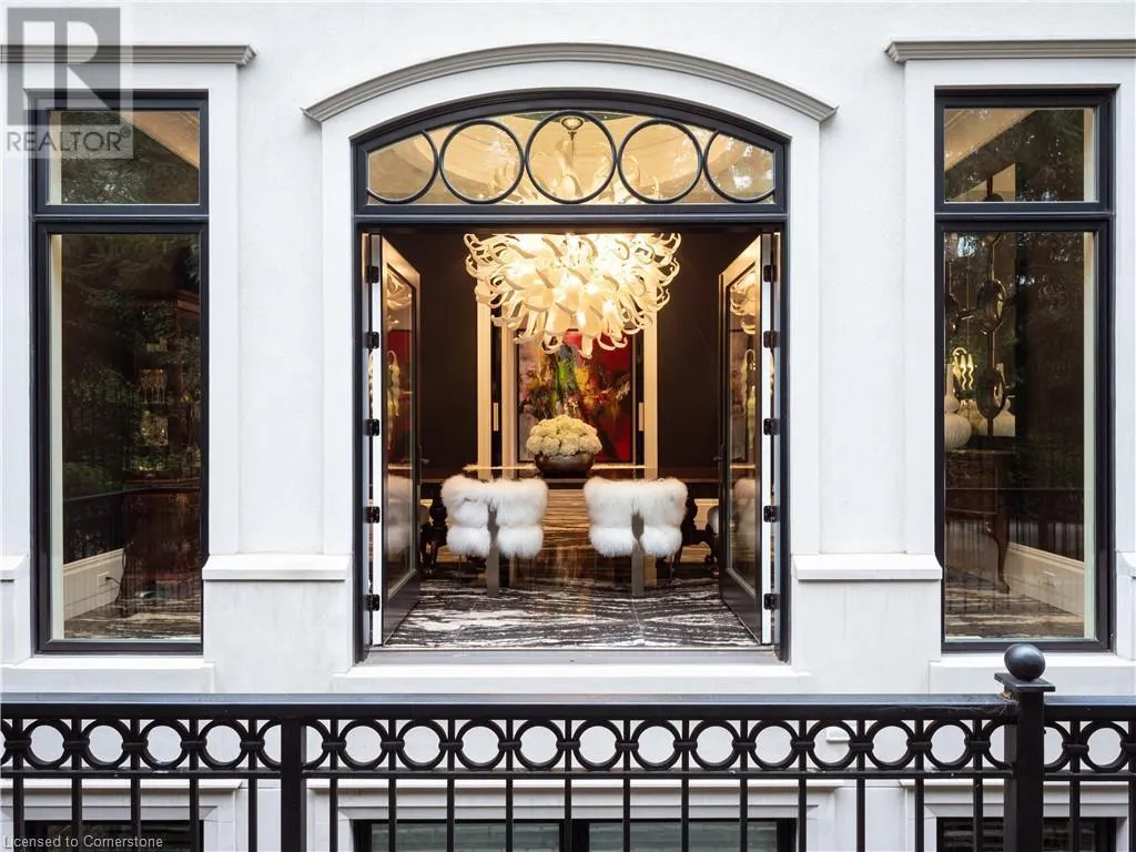15 CHARTWELL Road