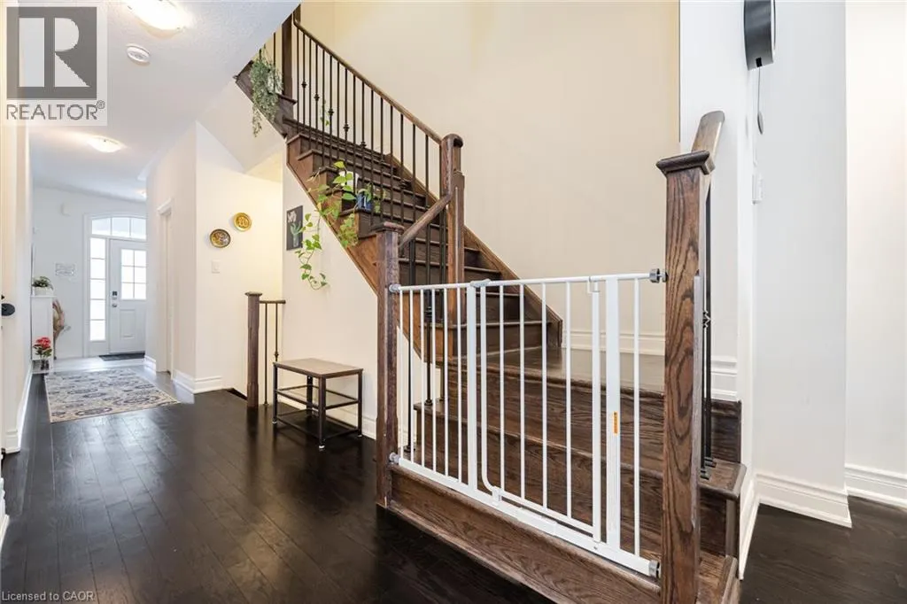 7 LADY EVELYN Crescent