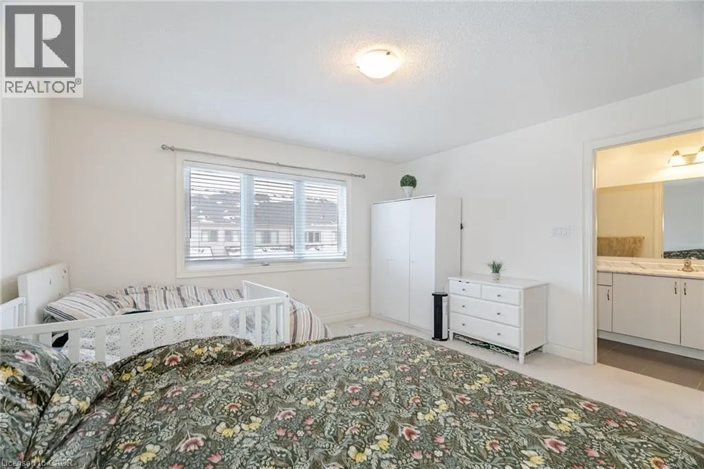 7 LADY EVELYN Crescent