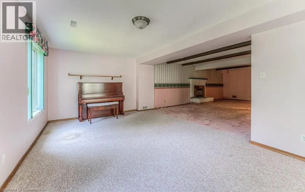 38 CHARNWOOD Court