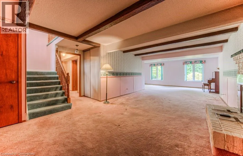 38 CHARNWOOD Court