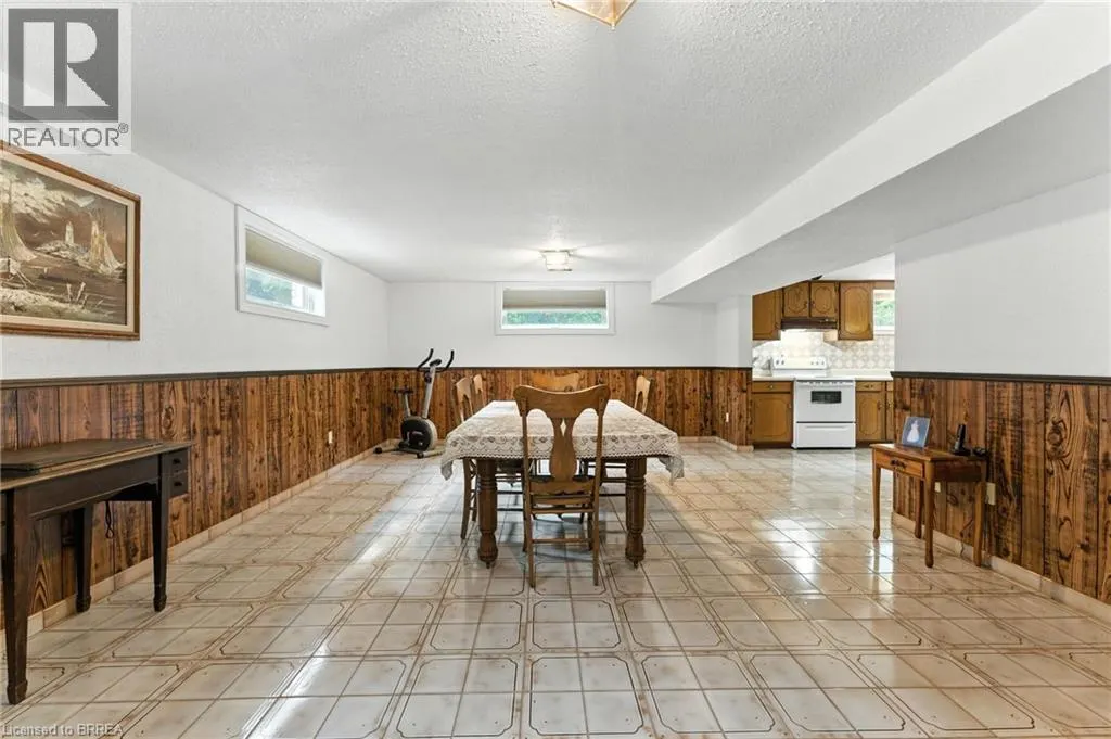 77 GLENWOOD Drive