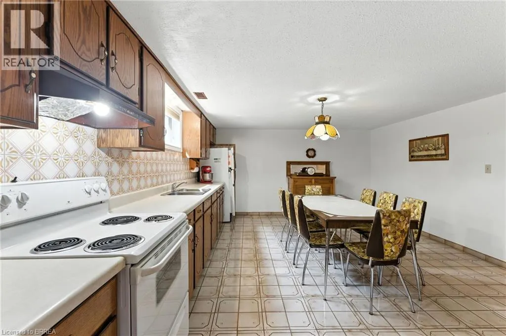 77 GLENWOOD Drive