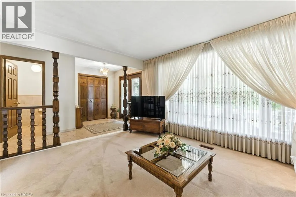 77 GLENWOOD Drive