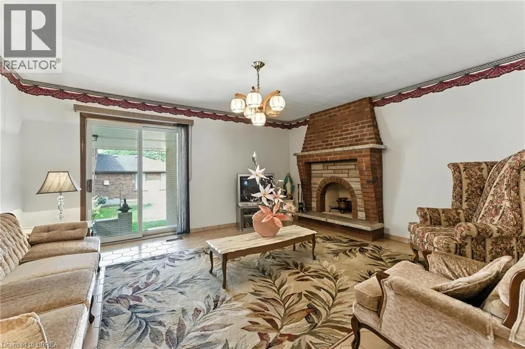 77 GLENWOOD Drive