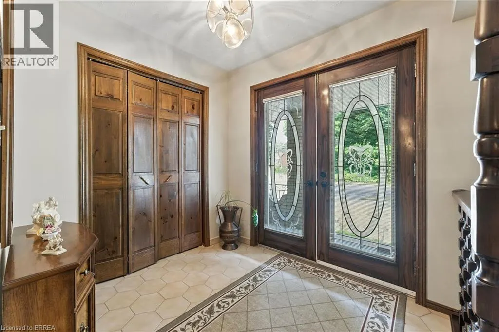 77 GLENWOOD Drive