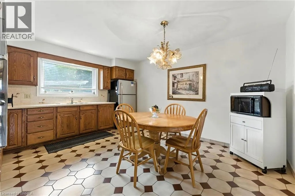 77 GLENWOOD Drive