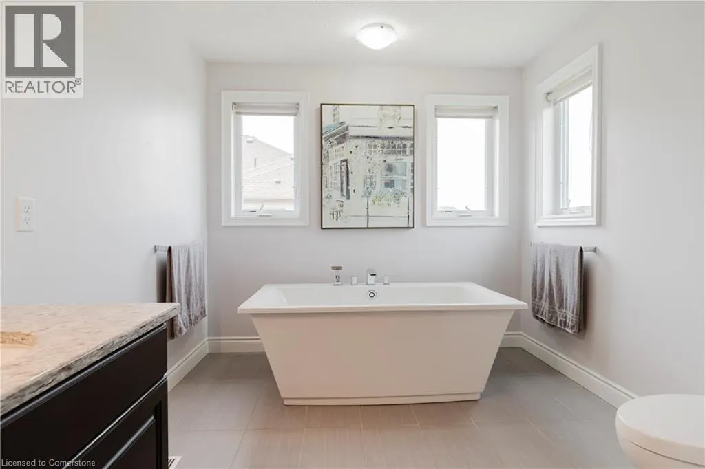 139 SCHWEITZER Crescent