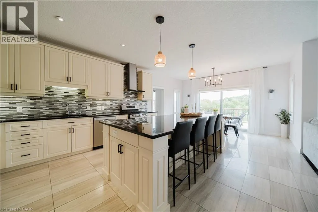 139 SCHWEITZER Crescent