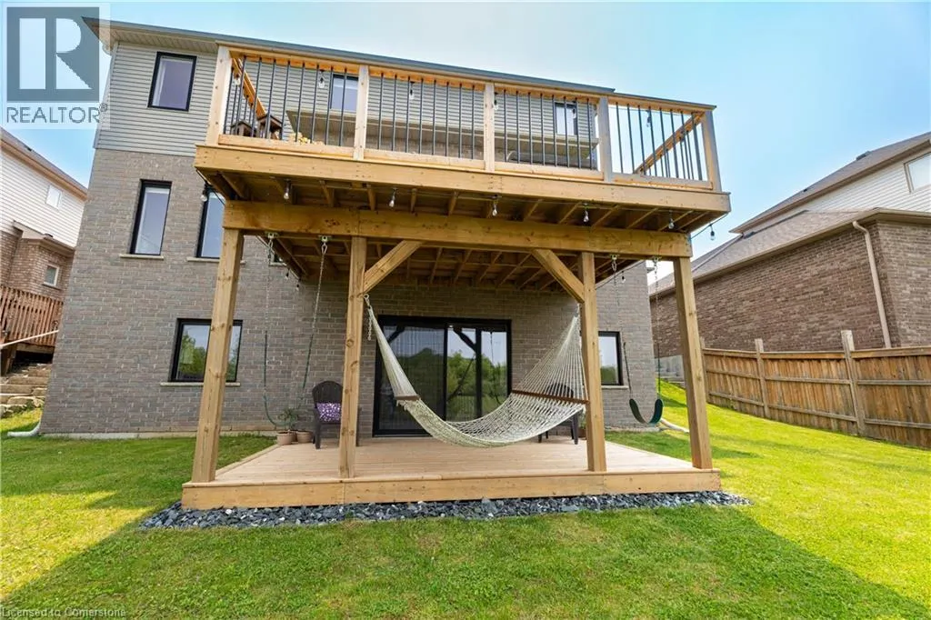 139 SCHWEITZER Crescent