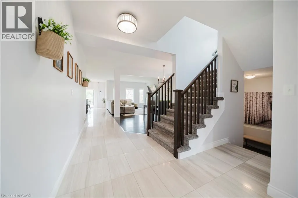 139 SCHWEITZER Crescent