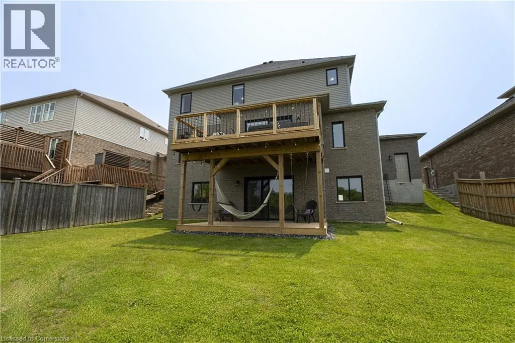 139 SCHWEITZER Crescent