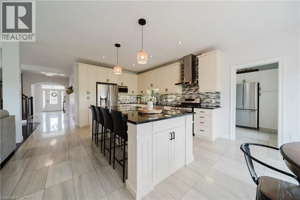 139 SCHWEITZER Crescent