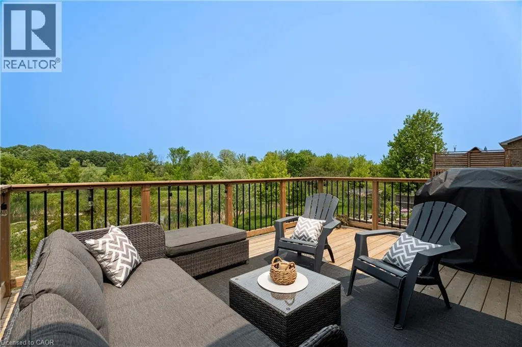 139 SCHWEITZER Crescent
