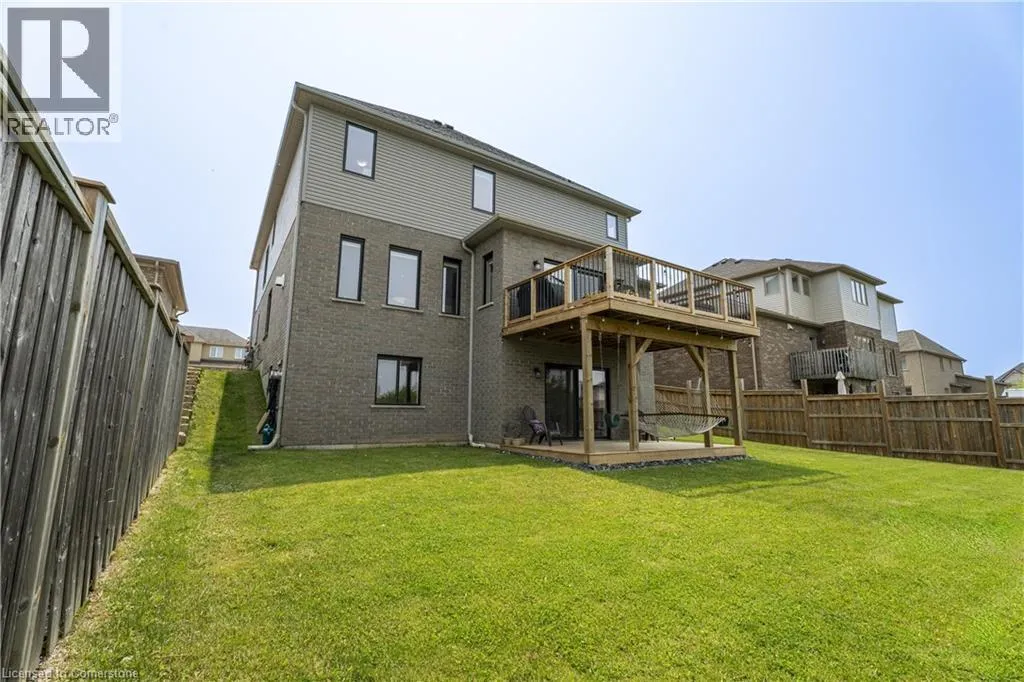 139 SCHWEITZER Crescent