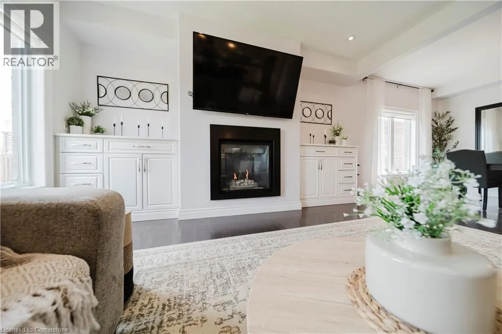 139 SCHWEITZER Crescent