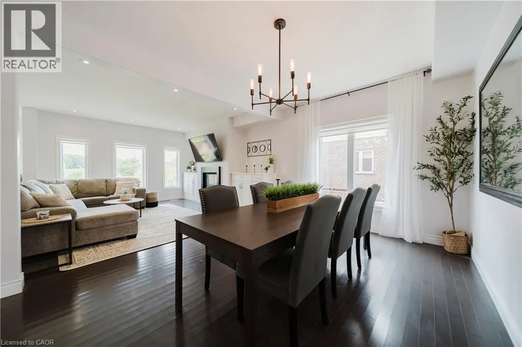 139 SCHWEITZER Crescent
