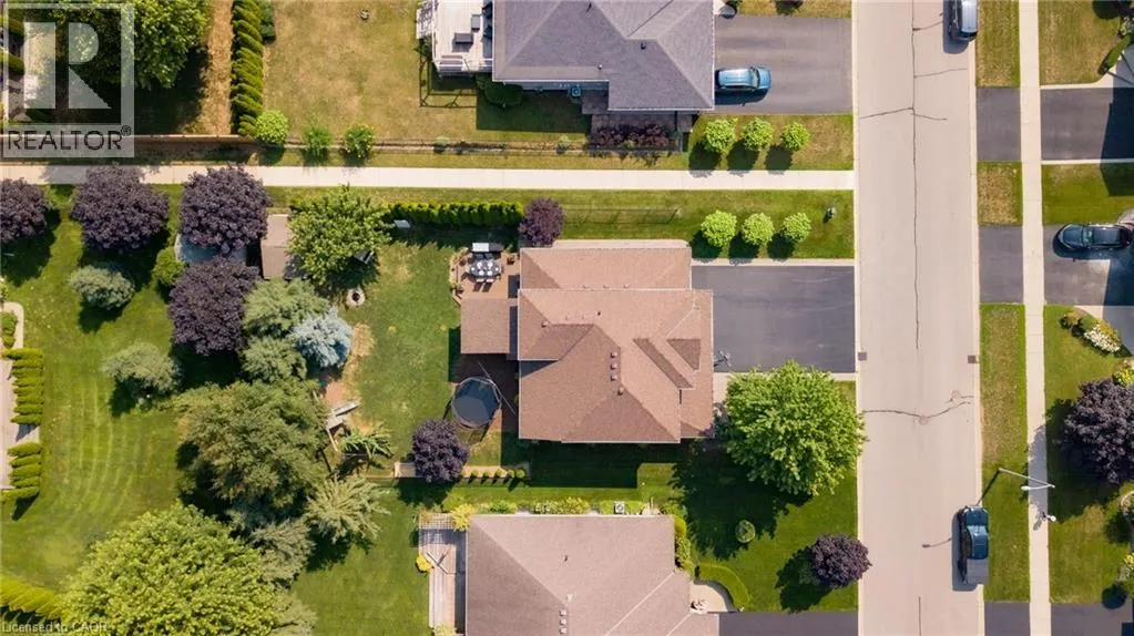 19 COULAS Crescent