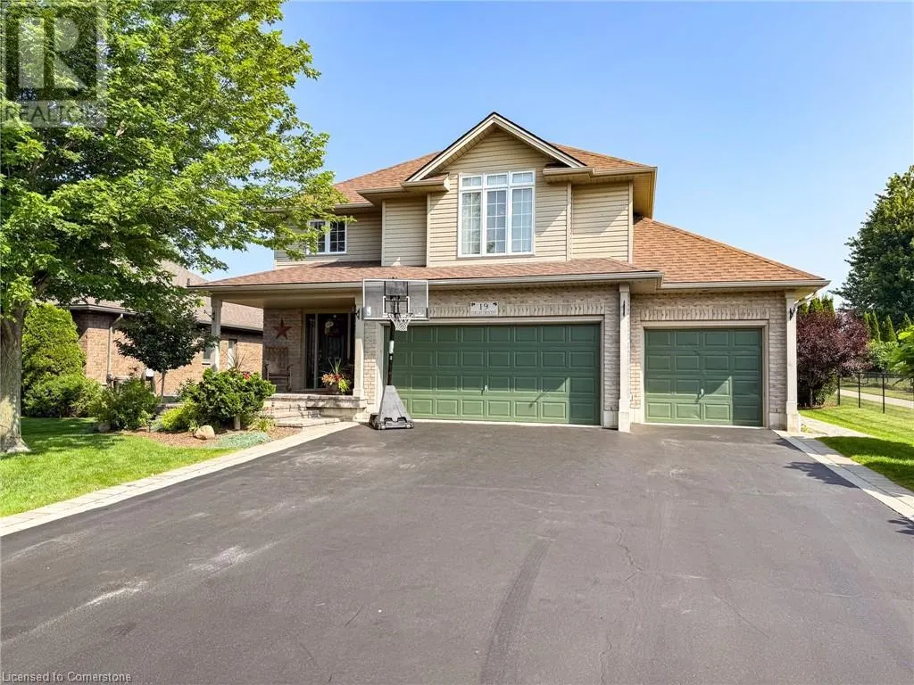 19 COULAS Crescent