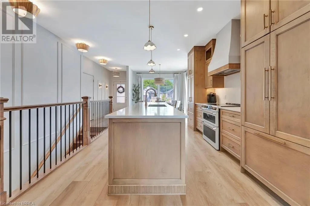 10 MACNEIL Court