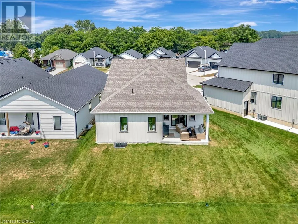 10 MACNEIL Court