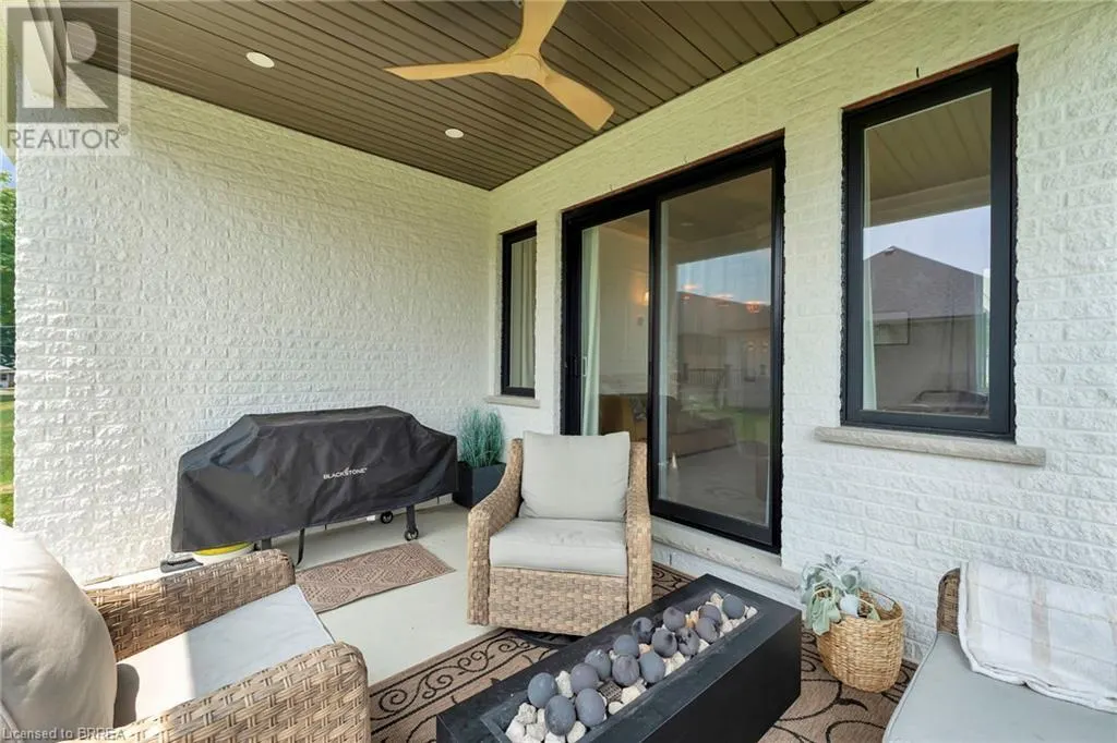 10 MACNEIL Court