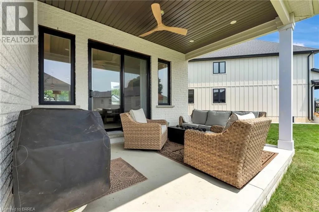10 MACNEIL Court