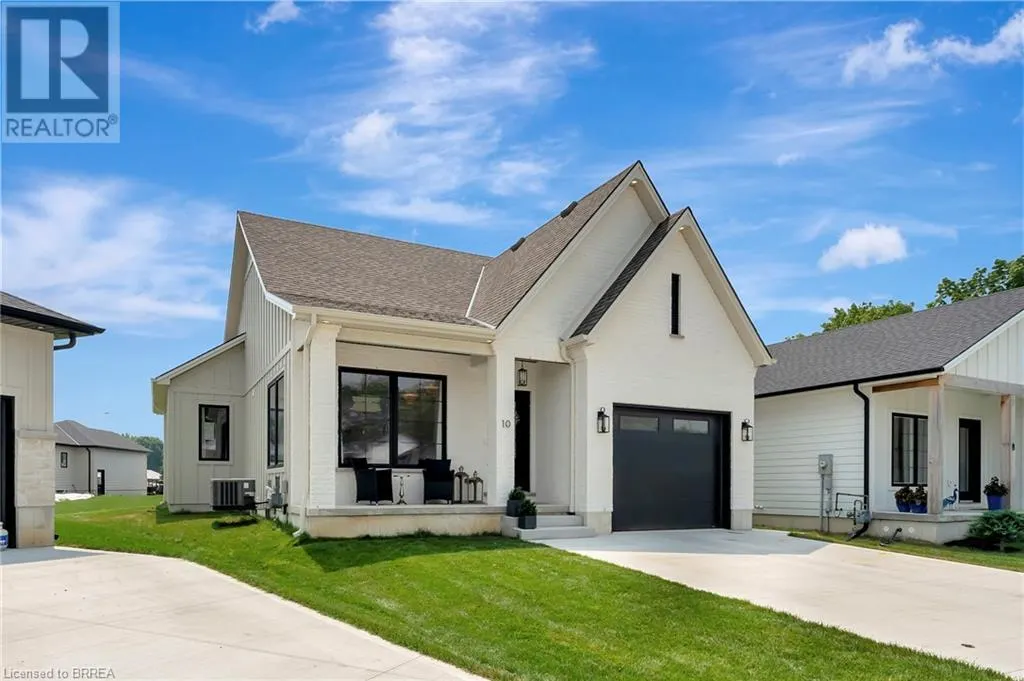 10 MACNEIL Court