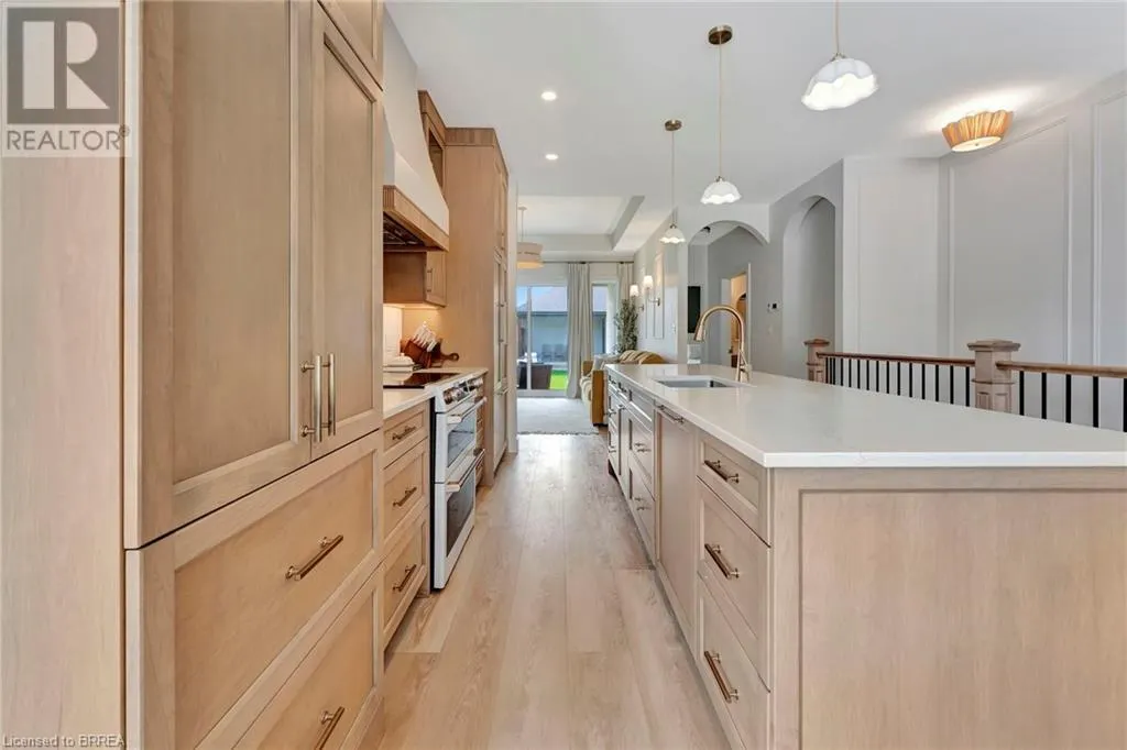 10 MACNEIL Court