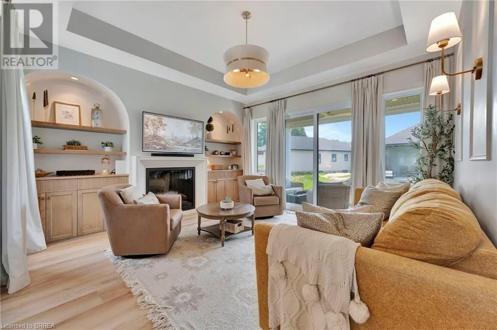 10 MACNEIL Court