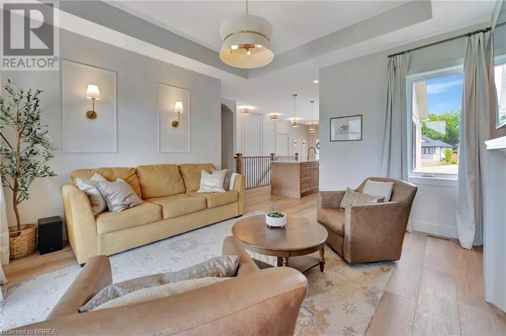 10 MACNEIL Court