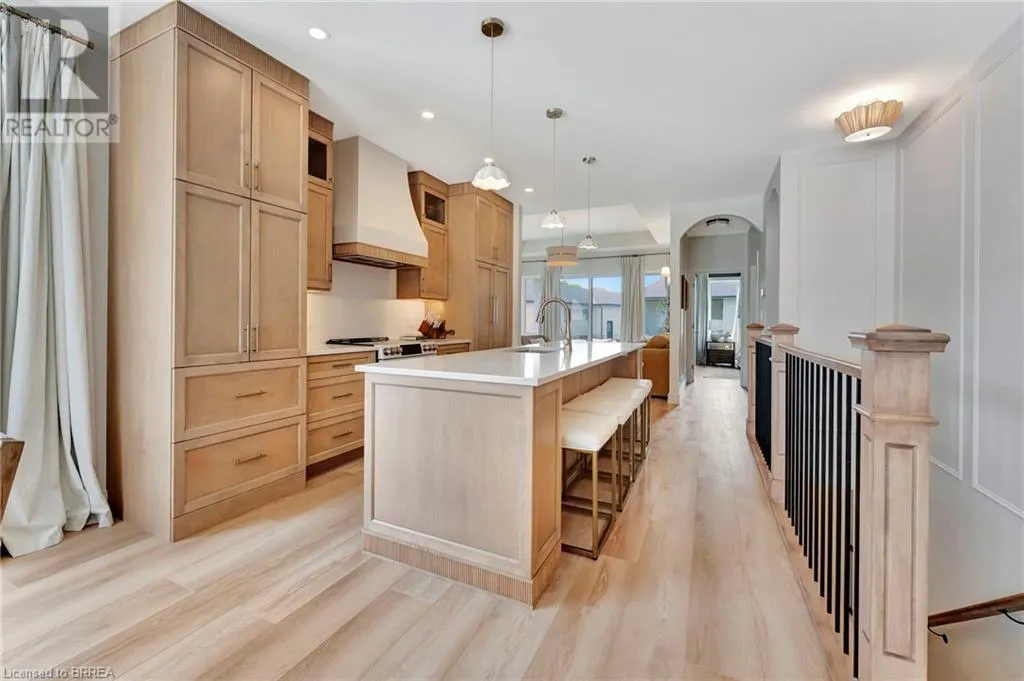 10 MACNEIL Court