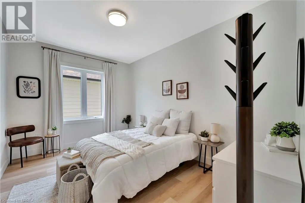 10 MACNEIL Court