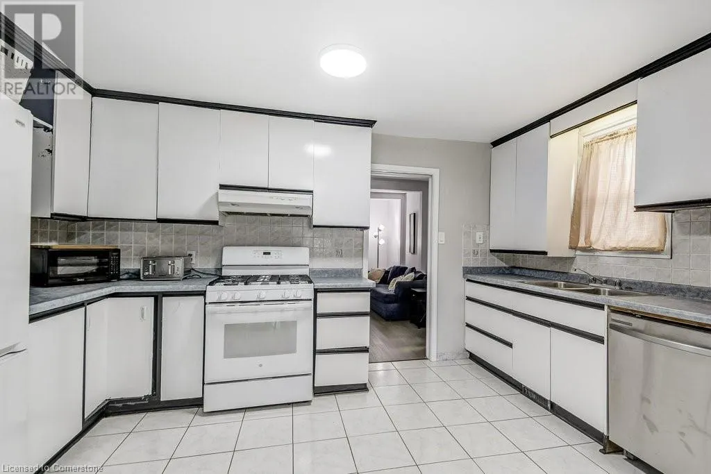 4 HILDA Street