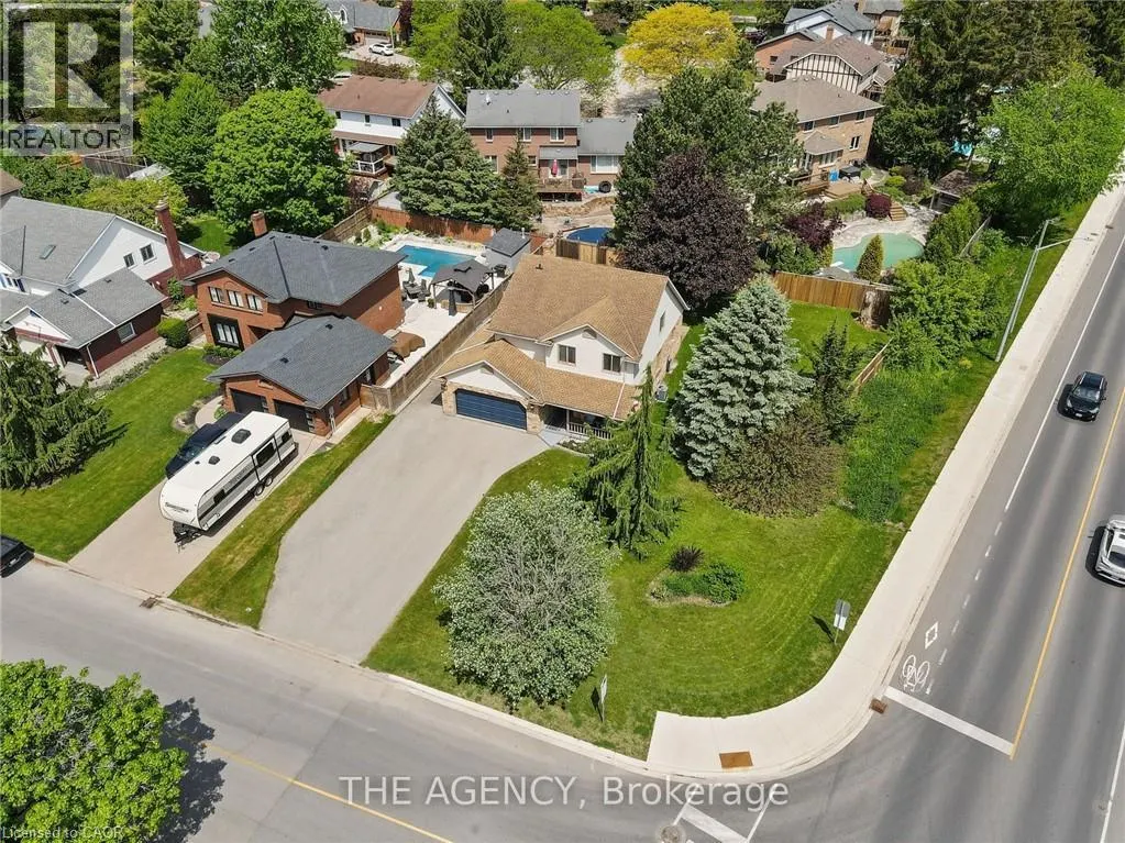 106 SPRUCESIDE Crescent