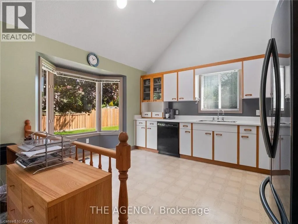 106 SPRUCESIDE Crescent