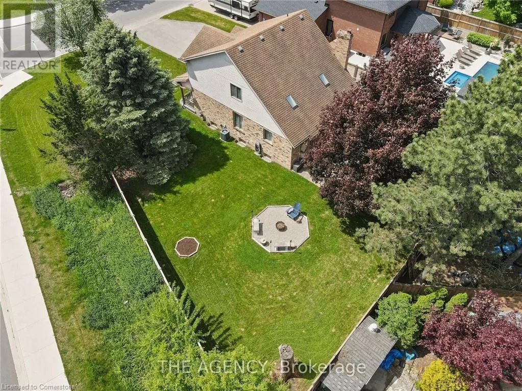 106 SPRUCESIDE Crescent