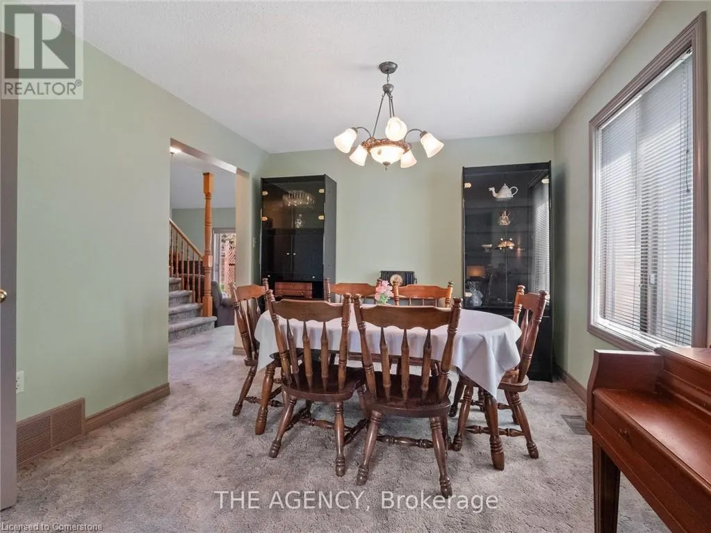 106 SPRUCESIDE Crescent