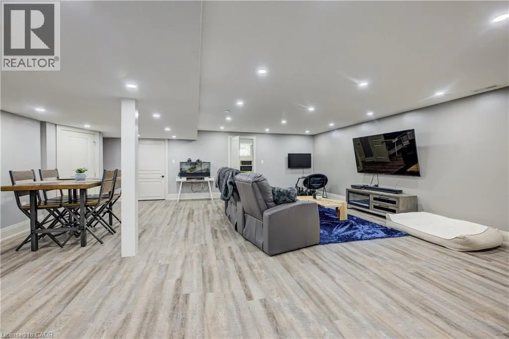 226 SHADE Street