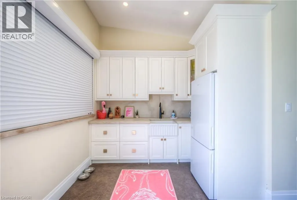226 SHADE Street