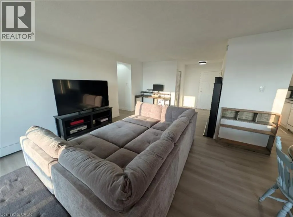 640 WEST Street Unit# 908, #908