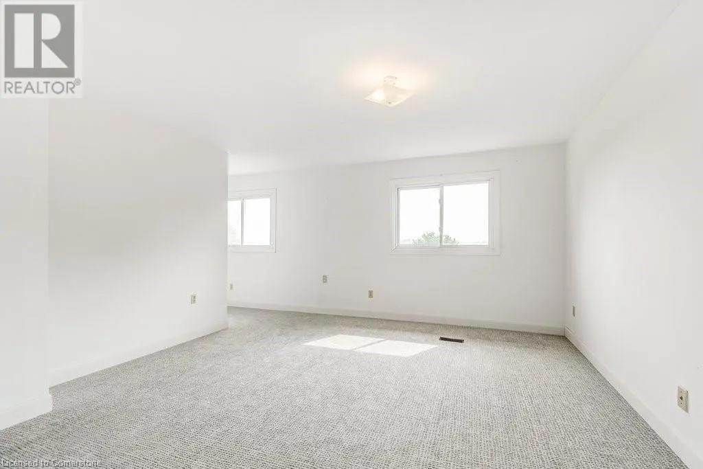 581 COLLEGE Avenue W