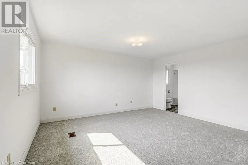 581 COLLEGE Avenue W