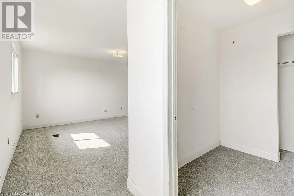 581 COLLEGE Avenue W