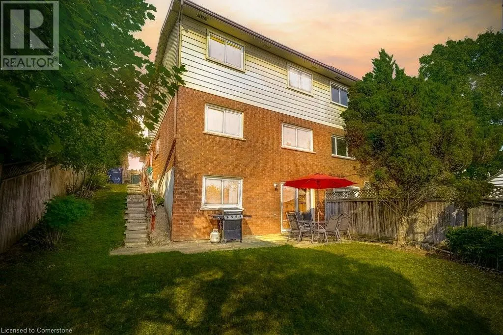 581 COLLEGE Avenue W