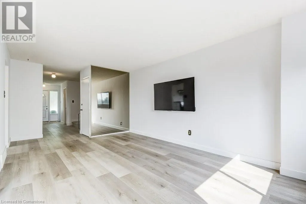 581 COLLEGE Avenue W