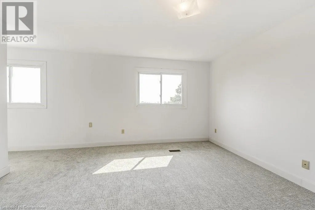 581 COLLEGE Avenue W